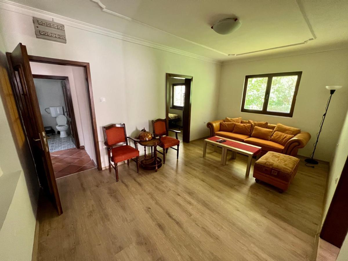 Home Base Apartments Skopje Luaran gambar